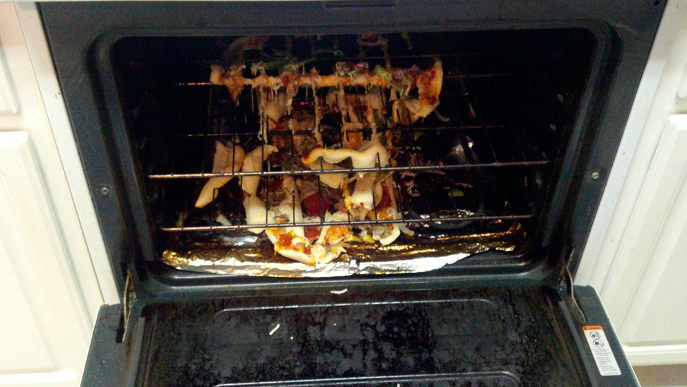 Сгоревшая курица в духовке фото